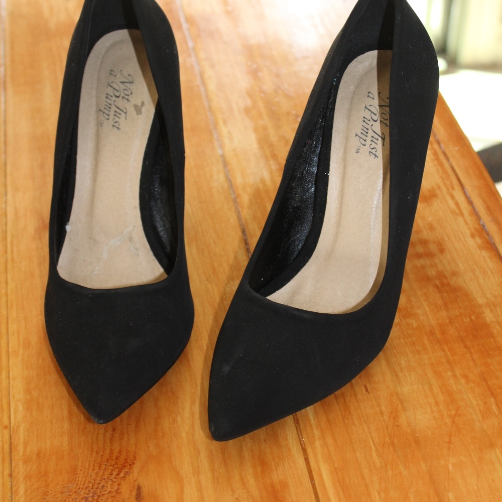 New Cute Suede Not just a Pump Heel Shoes Sz 6